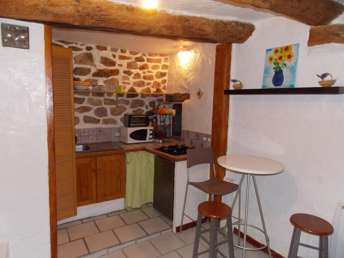 Joli studio Aups Extérieur photo